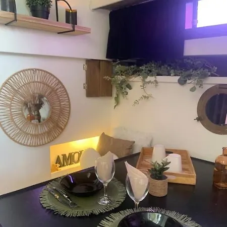 Botel Le Carpe Diem Bateau Chauffe Toute L'année Calais