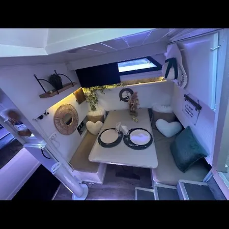 Le Carpe Diem Bateau Chauffe Toute L'annee Кале