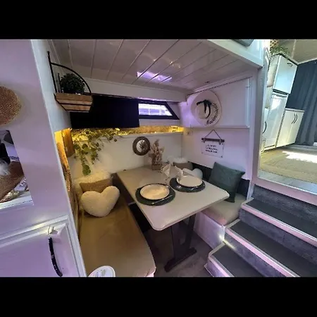 Le Carpe Diem Bateau Chauffe Toute L'annee Кале